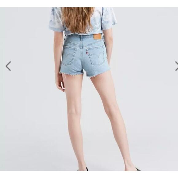 Levi’s 501® High Rise Womens Shorts Tango Light Wash Cut-off Button-fly Frayed - Picture 2 of 16